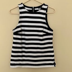 ☀️Final Sale☀️Banana Republic Black/White Striped Sleeveless tank size 6